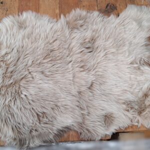 schapenvel 06 (synt)   beige